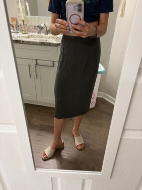 Grey Main Street exchange skirt